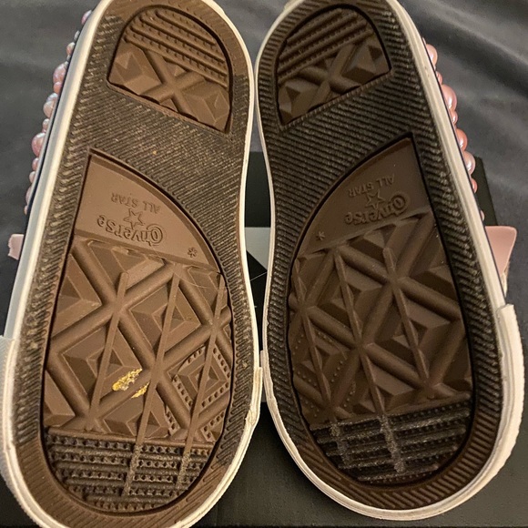 Converse Custom - Picture 2 of 8